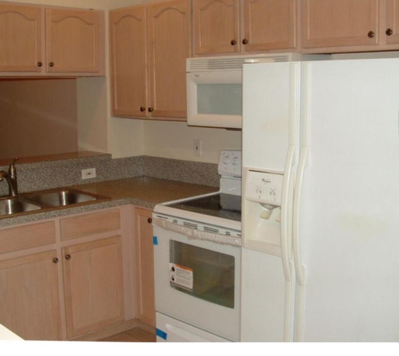 For Rent: $2,000 (2 beds, 2 baths, 1008 Square Feet)