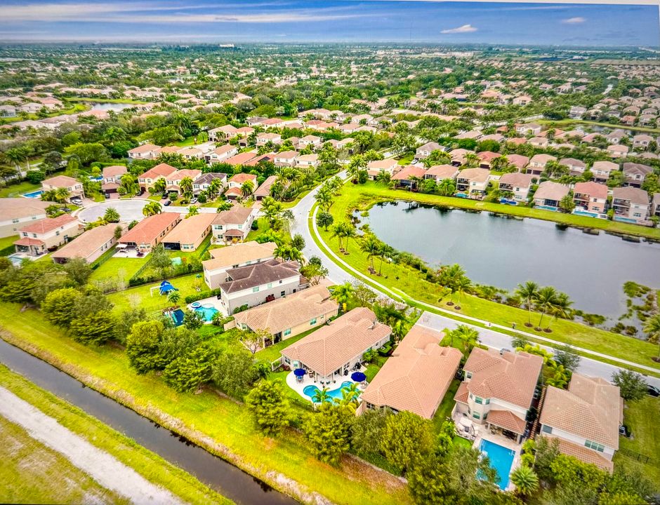 Active With Contract: $789,990 (4 beds, 3 baths, 2281 Square Feet)