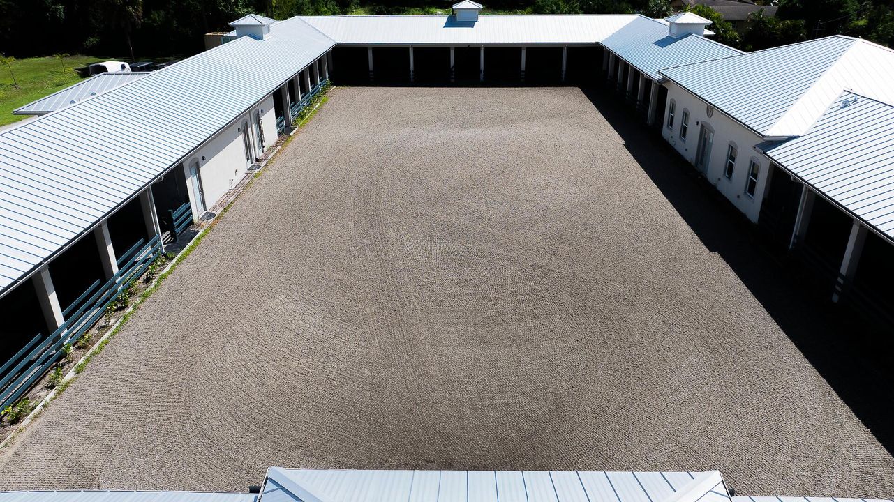 出租: $5,000 (4 贝兹, 2 浴室, 2801 平方英尺)