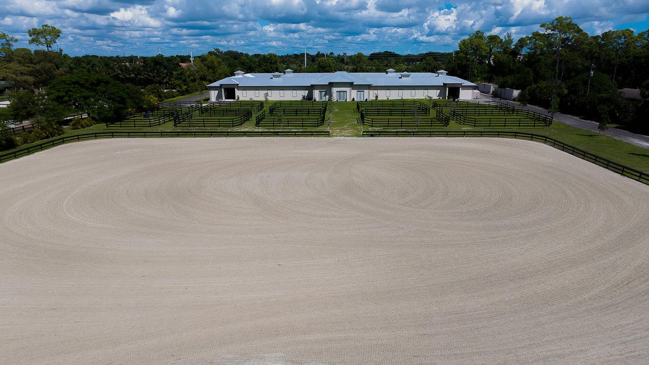 出租: $5,000 (4 贝兹, 2 浴室, 2801 平方英尺)