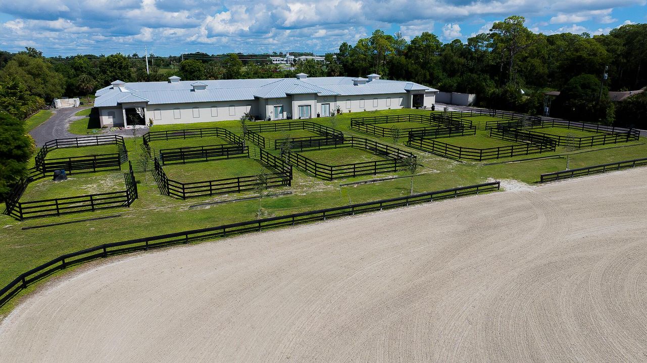 出租: $5,000 (4 贝兹, 2 浴室, 2801 平方英尺)