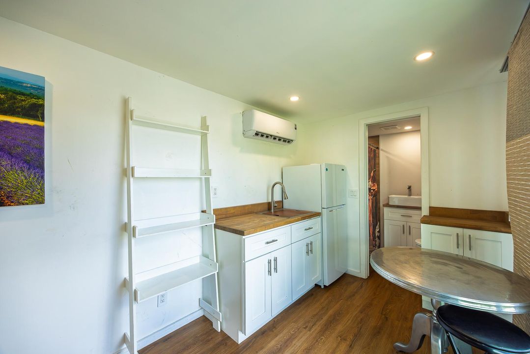 出租: $5,000 (4 贝兹, 2 浴室, 2801 平方英尺)