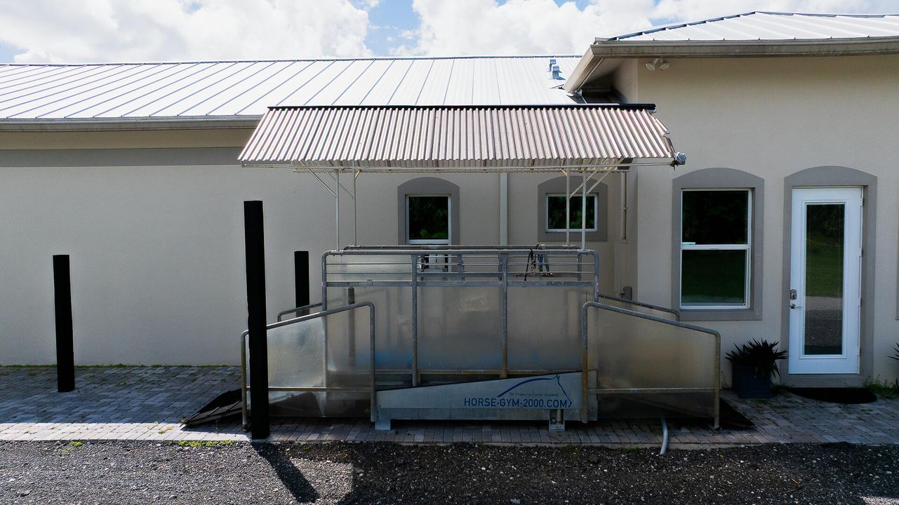 出租: $5,000 (4 贝兹, 2 浴室, 2801 平方英尺)