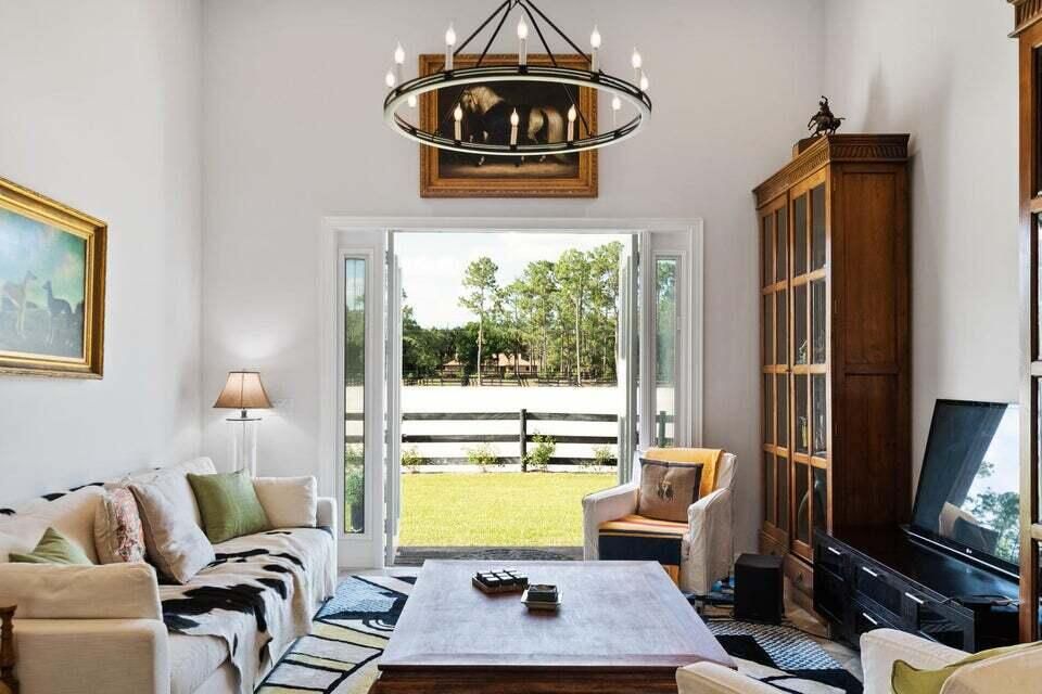 出租: $5,000 (4 贝兹, 2 浴室, 2801 平方英尺)