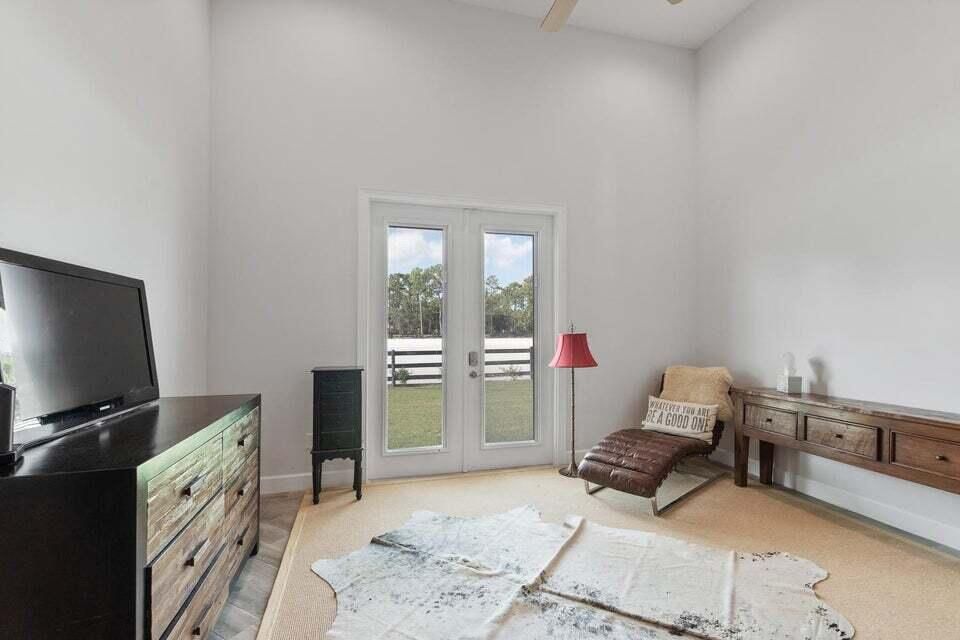 出租: $5,000 (4 贝兹, 2 浴室, 2801 平方英尺)