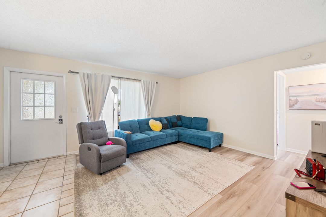 В аренду: $1,600 (2 спален, 1 ванн, 818 Квадратных фут)