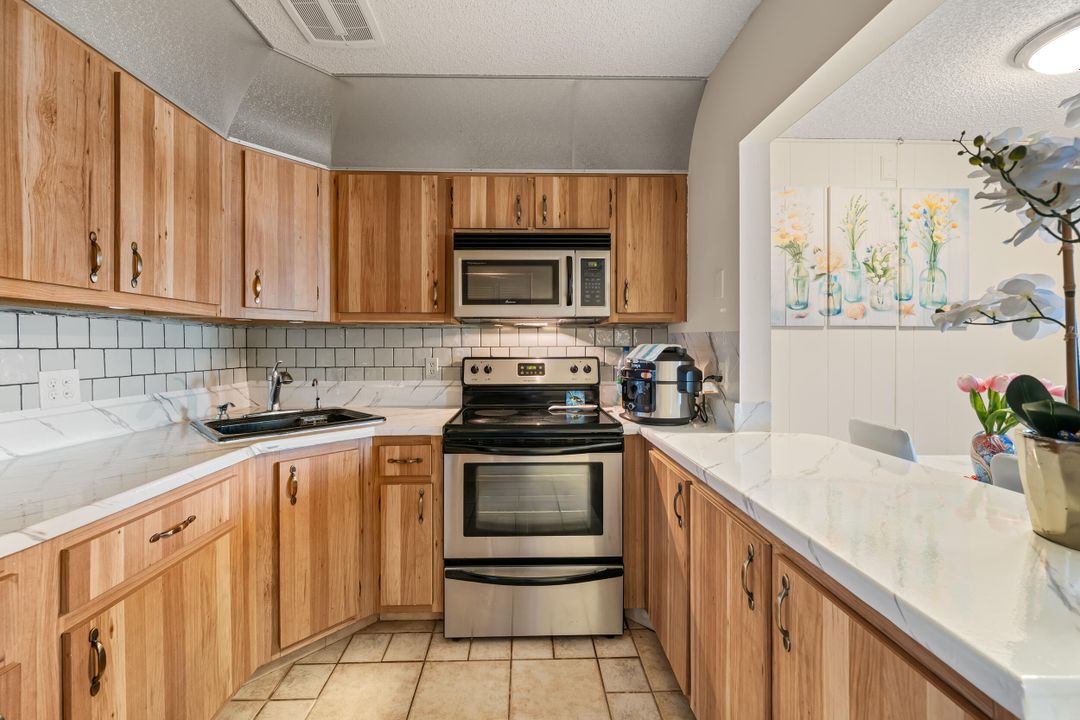 В аренду: $1,600 (2 спален, 1 ванн, 818 Квадратных фут)