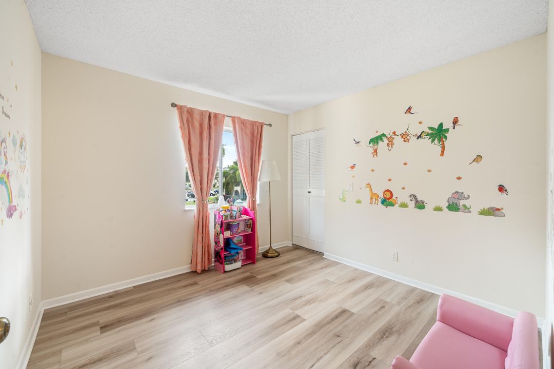 В аренду: $1,600 (2 спален, 1 ванн, 818 Квадратных фут)