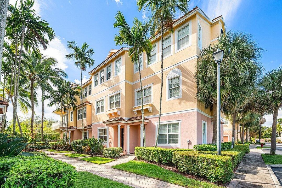 For Sale: $849,000 (3 beds, 2 baths, 1875 Square Feet)