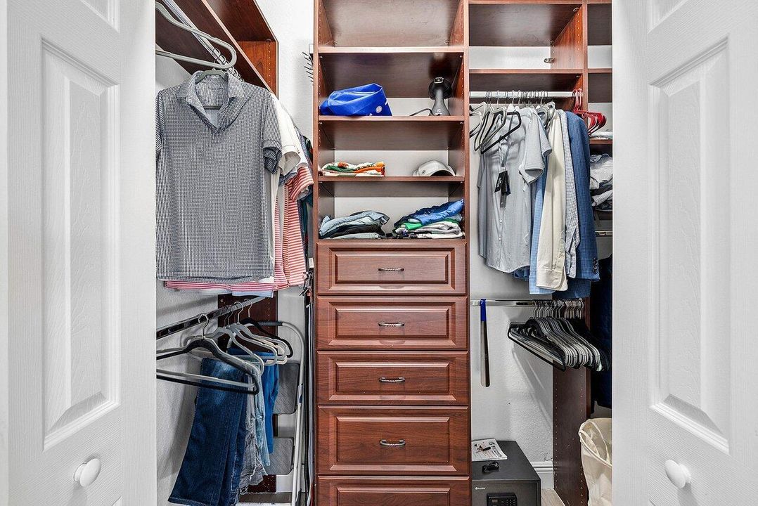 For Sale: $849,000 (3 beds, 2 baths, 1875 Square Feet)