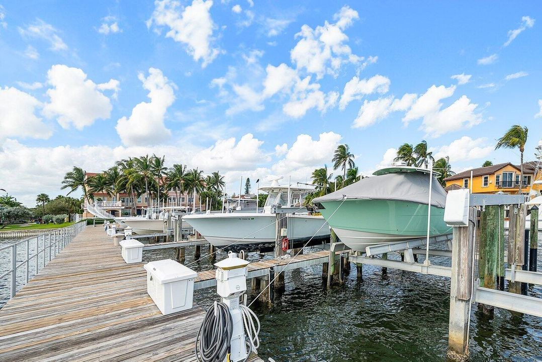 For Sale: $849,000 (3 beds, 2 baths, 1875 Square Feet)