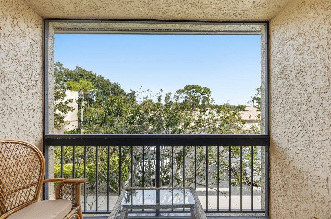 待售: $199,000 (2 贝兹, 2 浴室, 1417 平方英尺)