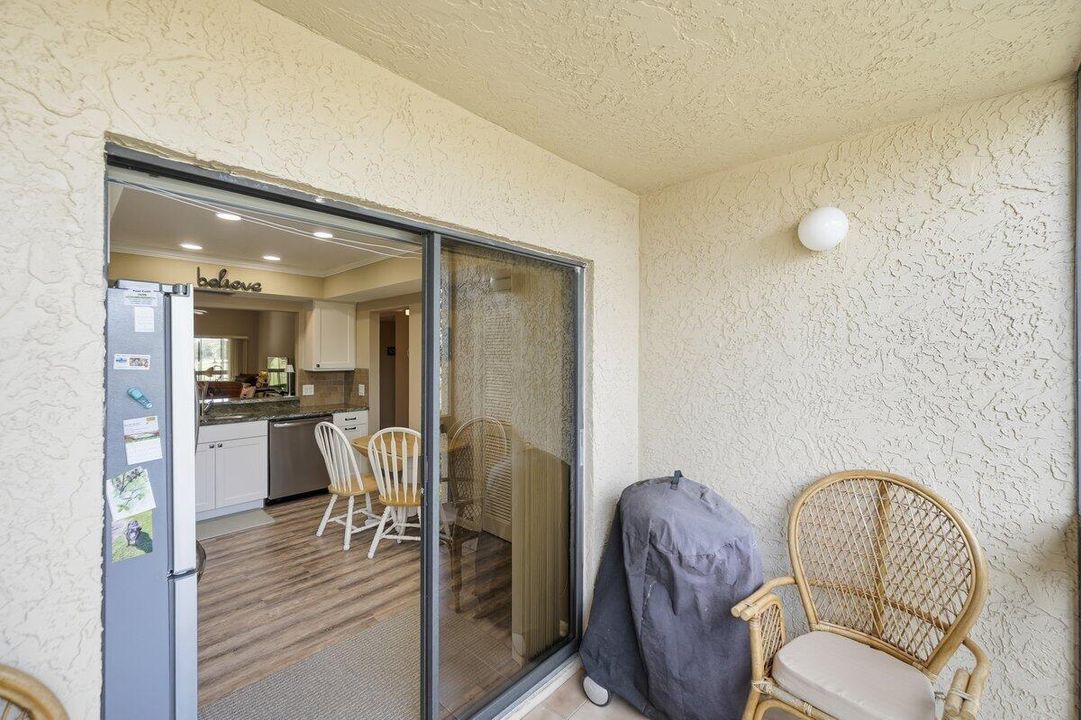 待售: $199,000 (2 贝兹, 2 浴室, 1417 平方英尺)