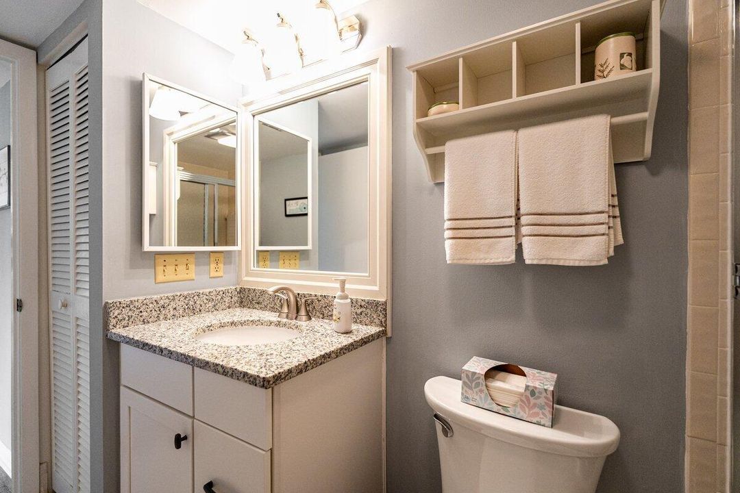 待售: $199,000 (2 贝兹, 2 浴室, 1417 平方英尺)