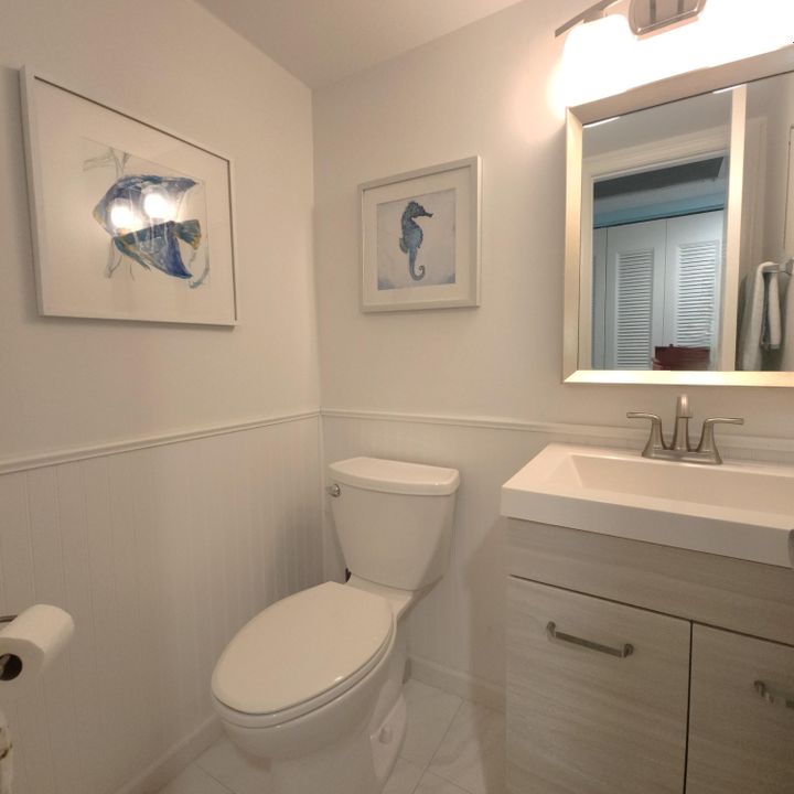 For Sale: $174,500 (1 beds, 1 baths, 702 Square Feet)