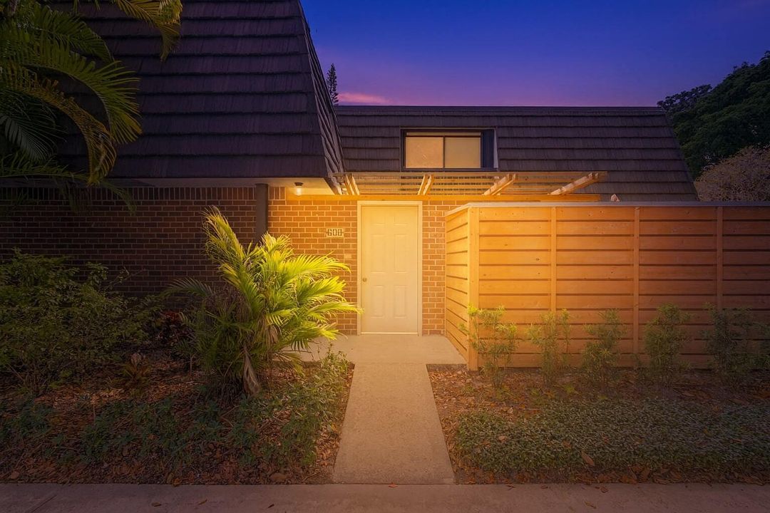 Activo con contrato: $379,000 (2 camas, 2 baños, 1488 Pies cuadrados)