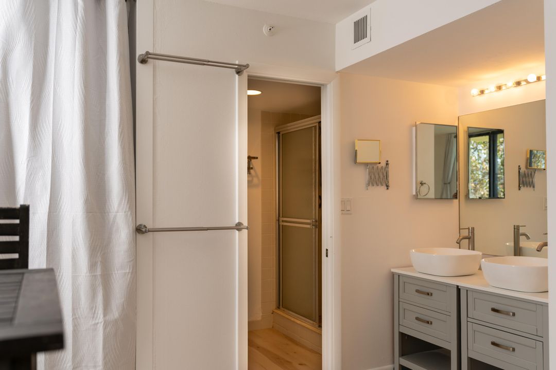 待售: $799,000 (2 贝兹, 2 浴室, 1270 平方英尺)