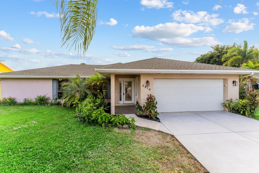 Под контрактом: $329,900 (3 спален, 2 ванн, 1394 Квадратных фут)