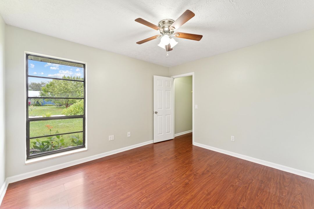 Под контрактом: $329,900 (3 спален, 2 ванн, 1394 Квадратных фут)