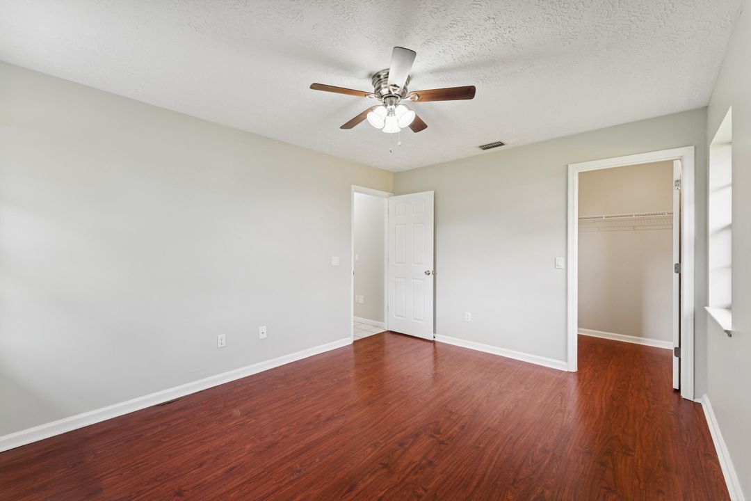 Под контрактом: $329,900 (3 спален, 2 ванн, 1394 Квадратных фут)