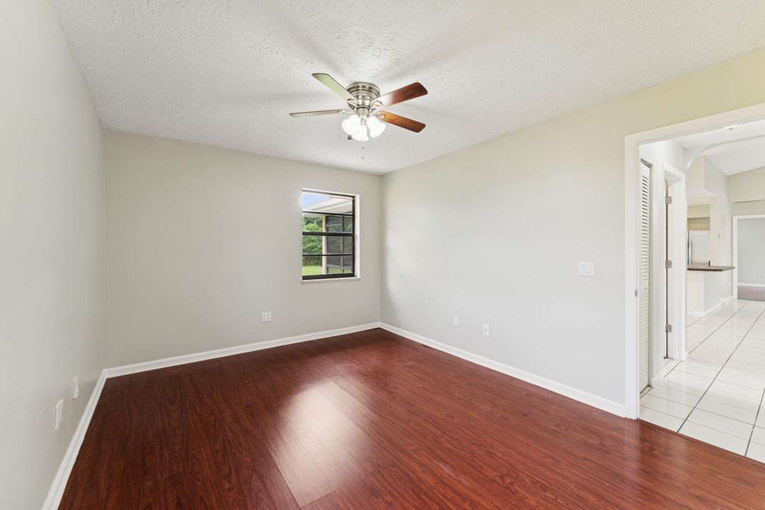 Под контрактом: $329,900 (3 спален, 2 ванн, 1394 Квадратных фут)