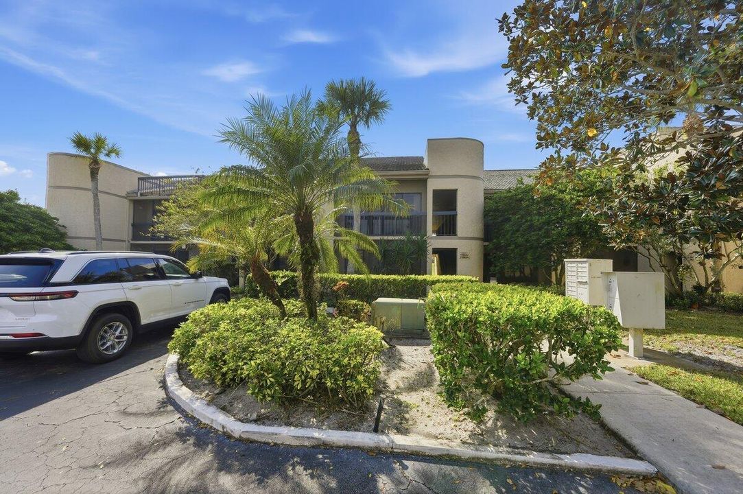 待售: $199,000 (2 贝兹, 2 浴室, 1417 平方英尺)