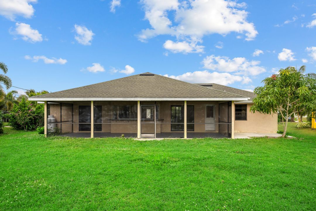 Под контрактом: $329,900 (3 спален, 2 ванн, 1394 Квадратных фут)