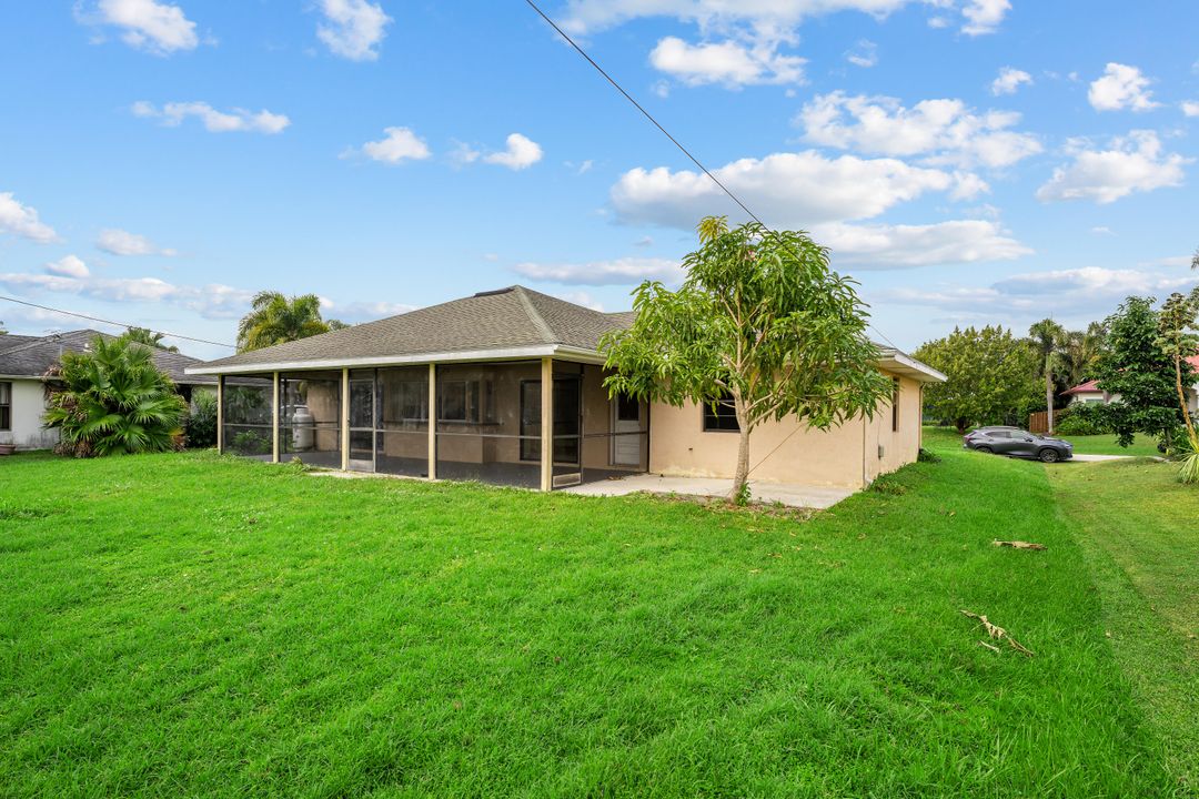 Под контрактом: $329,900 (3 спален, 2 ванн, 1394 Квадратных фут)