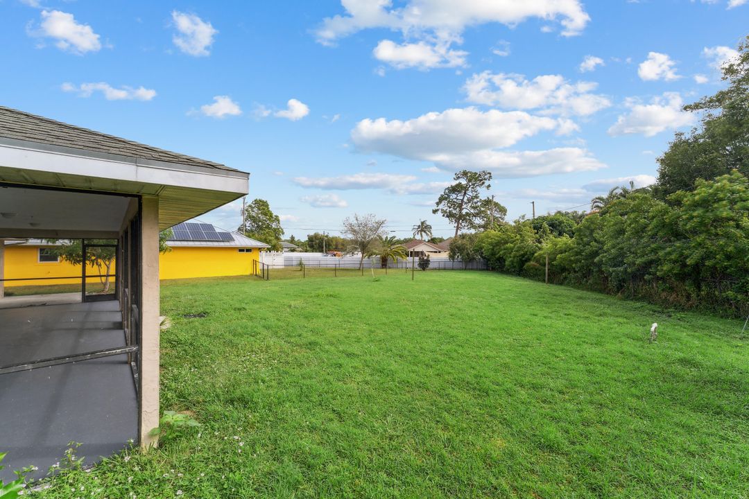 Под контрактом: $329,900 (3 спален, 2 ванн, 1394 Квадратных фут)