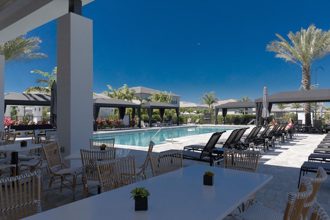 For Sale: $1,645,000 (3 beds, 3 baths, 2573 Square Feet)