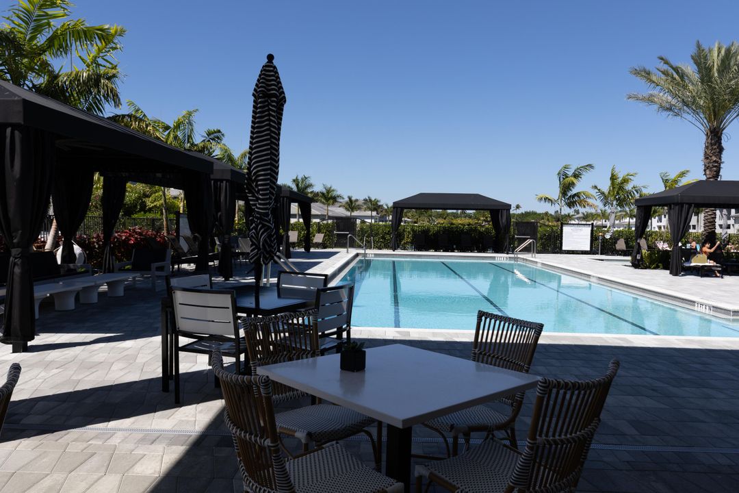 For Sale: $1,645,000 (3 beds, 3 baths, 2573 Square Feet)