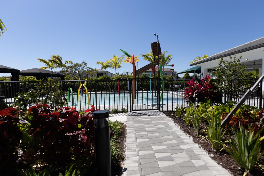 For Sale: $1,645,000 (3 beds, 3 baths, 2573 Square Feet)