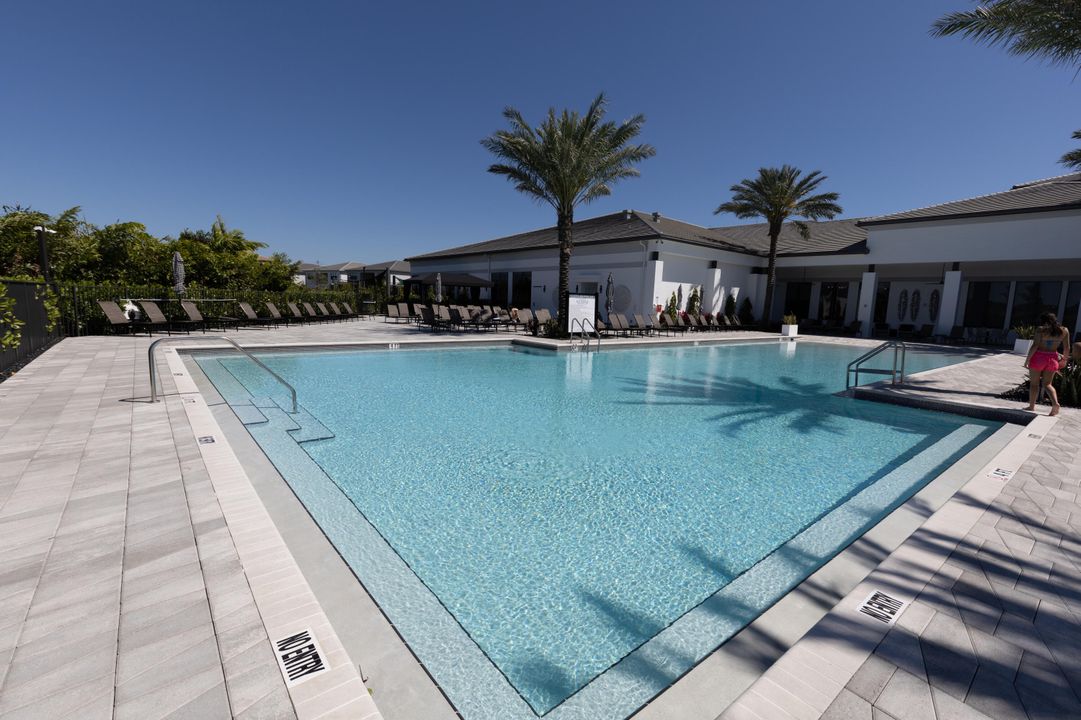 For Sale: $1,645,000 (3 beds, 3 baths, 2573 Square Feet)