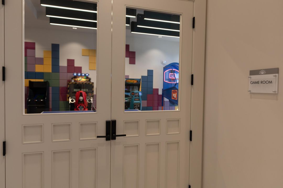 For Sale: $1,645,000 (3 beds, 3 baths, 2573 Square Feet)