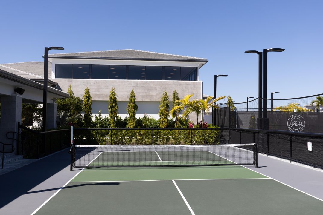 For Sale: $1,645,000 (3 beds, 3 baths, 2573 Square Feet)