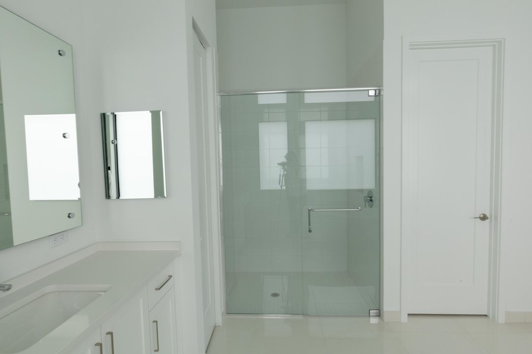 For Sale: $1,645,000 (3 beds, 3 baths, 2573 Square Feet)