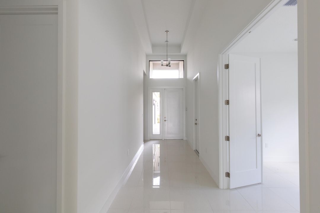 For Sale: $1,645,000 (3 beds, 3 baths, 2573 Square Feet)