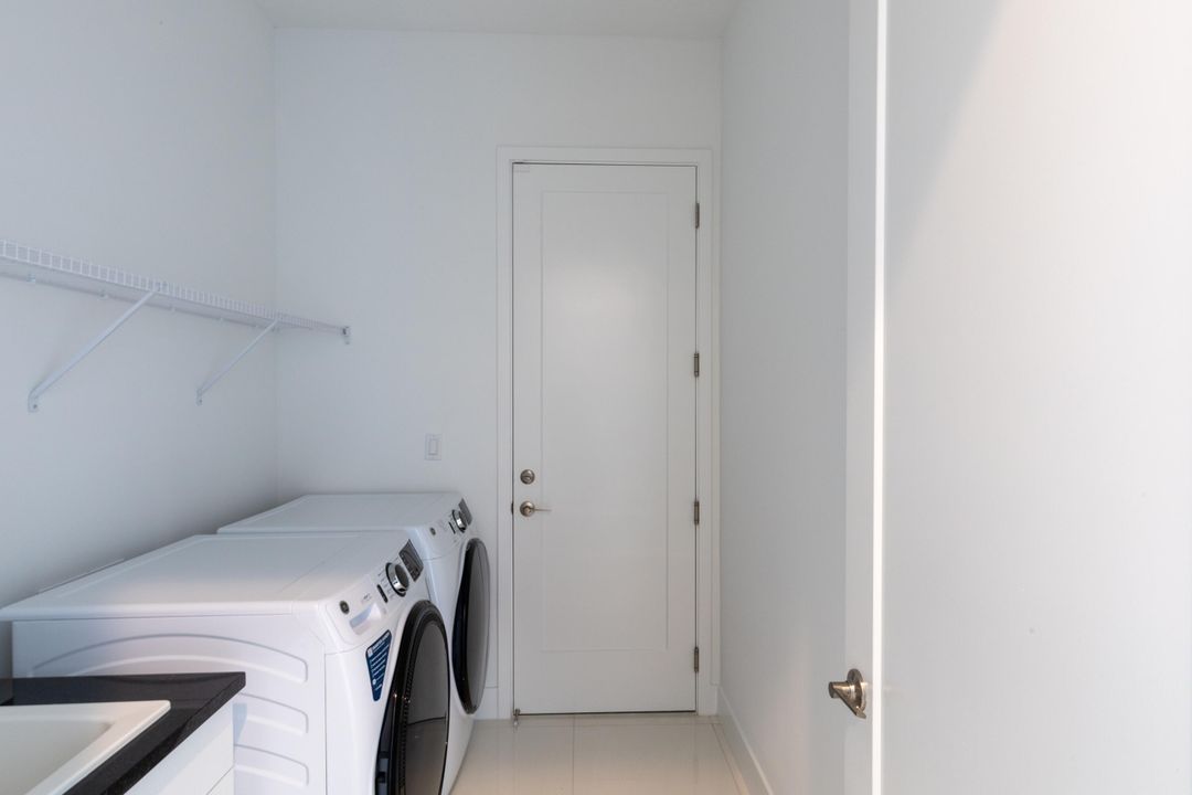 For Sale: $1,645,000 (3 beds, 3 baths, 2573 Square Feet)