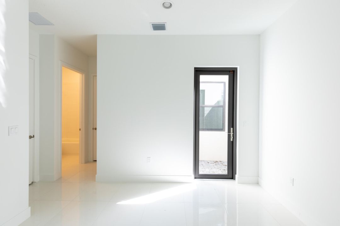 For Sale: $1,645,000 (3 beds, 3 baths, 2573 Square Feet)