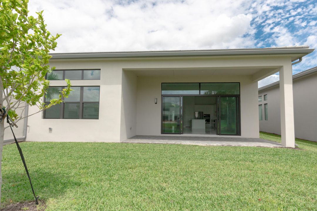 For Sale: $1,645,000 (3 beds, 3 baths, 2573 Square Feet)