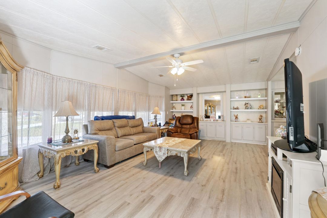 For Sale: $59,900 (2 beds, 2 baths, 1458 Square Feet)