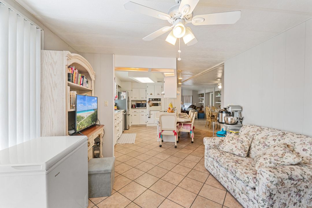 For Sale: $59,900 (2 beds, 2 baths, 1458 Square Feet)