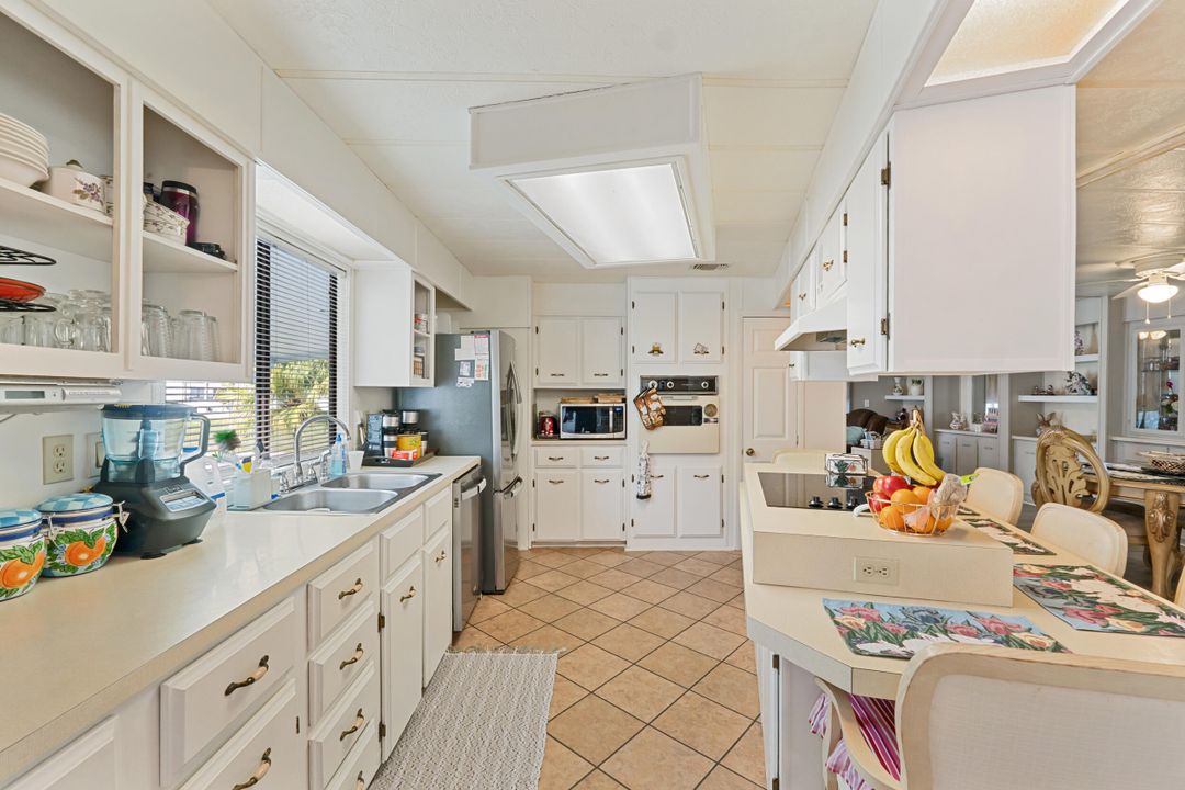 For Sale: $59,900 (2 beds, 2 baths, 1458 Square Feet)