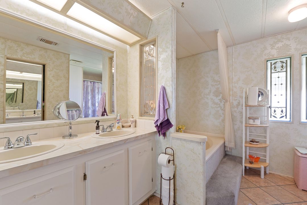 For Sale: $59,900 (2 beds, 2 baths, 1458 Square Feet)