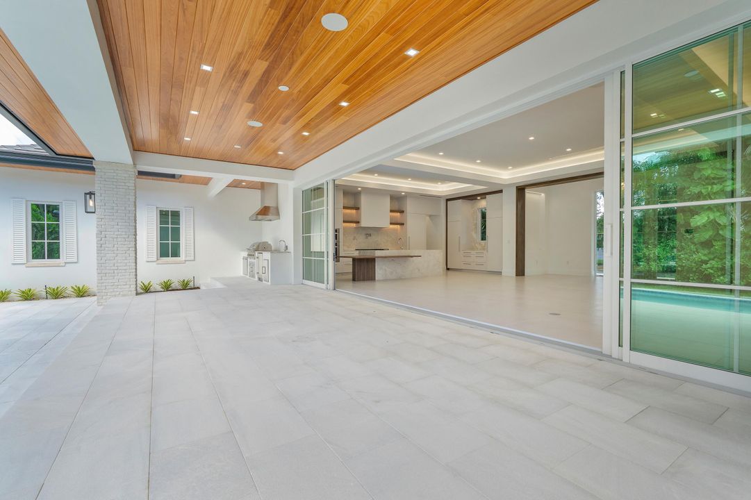 合同活跃: $6,490,000 (6 贝兹, 7 浴室, 4850 平方英尺)