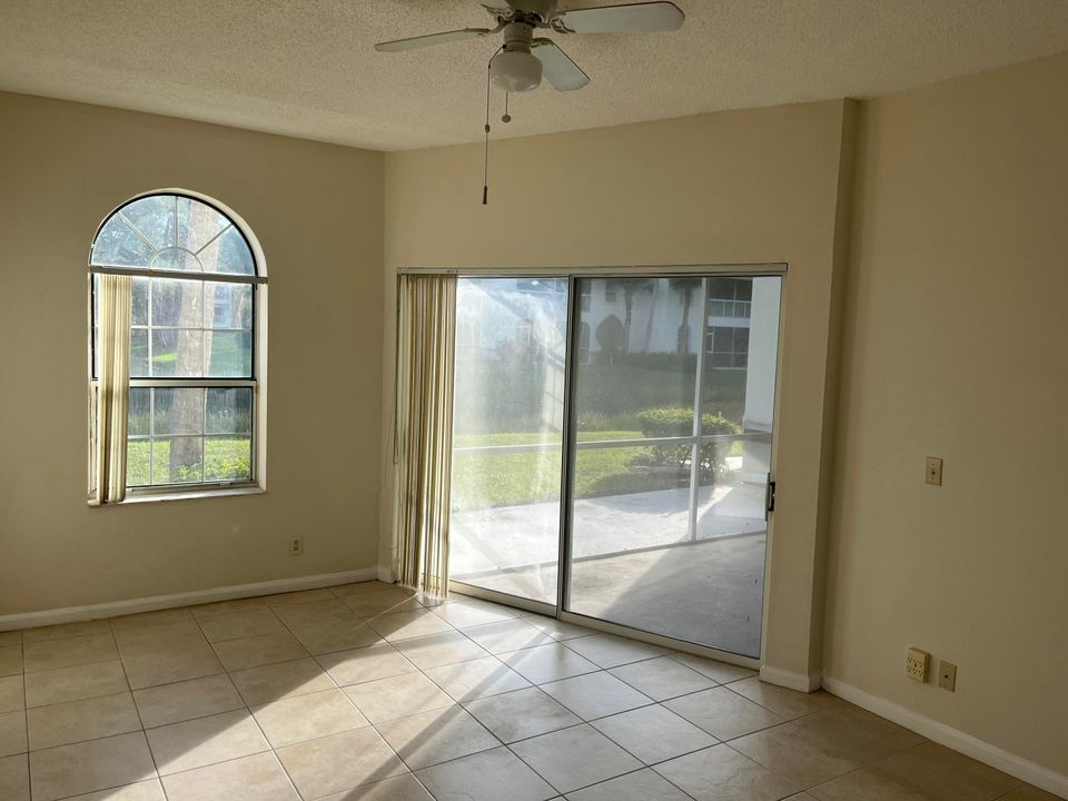 待售: $299,900 (2 贝兹, 2 浴室, 1250 平方英尺)