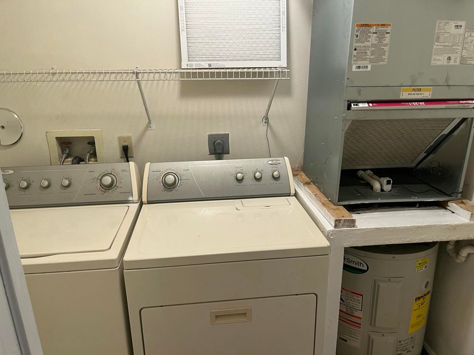 待售: $299,900 (2 贝兹, 2 浴室, 1250 平方英尺)