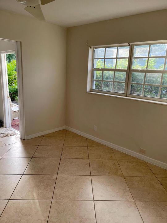 出租: $2,100 (1 贝兹, 1 浴室, 700 平方英尺)