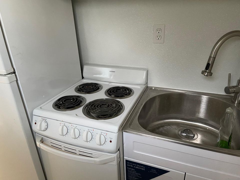 出租: $2,100 (1 贝兹, 1 浴室, 700 平方英尺)