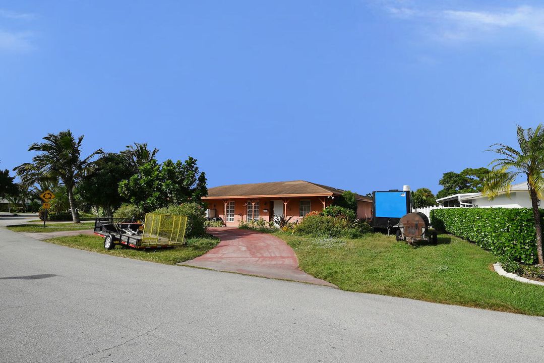 Active With Contract: $469,000 (3 beds, 2 baths, 1770 Square Feet)